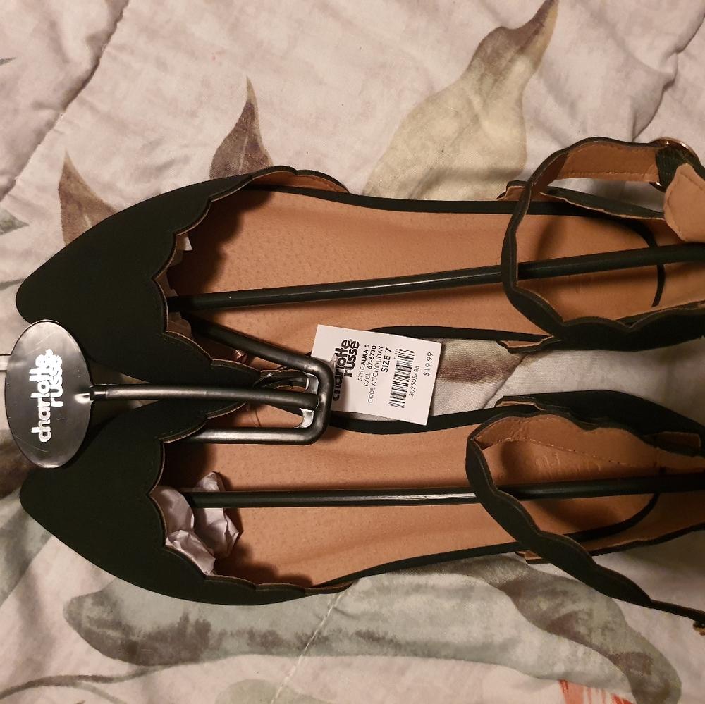 Black Scalloped Flats